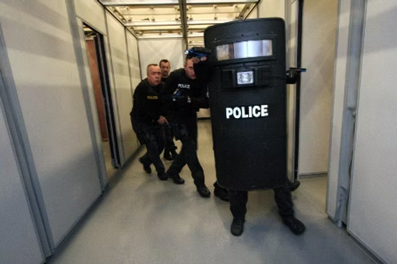 Cops in indoor reality